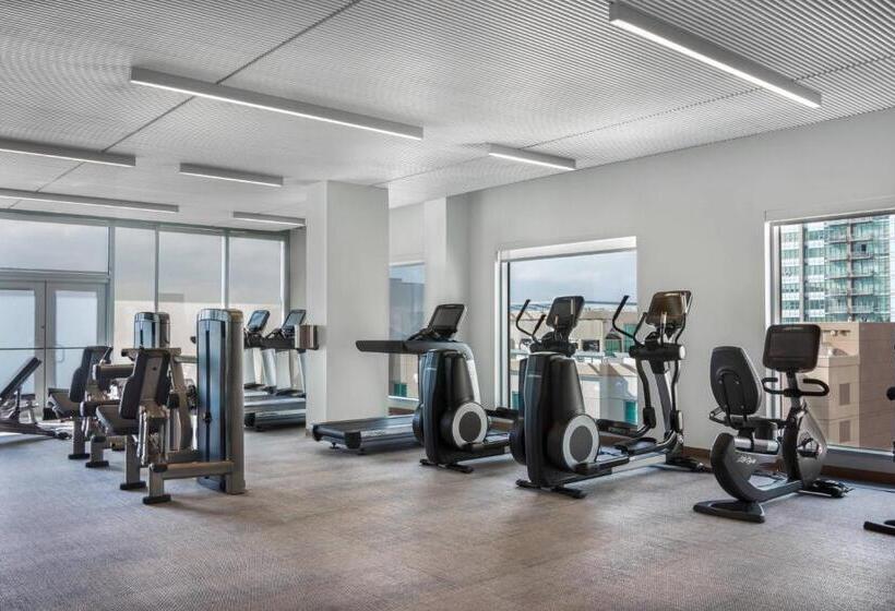 Отель Le Méridien Denver Downtown