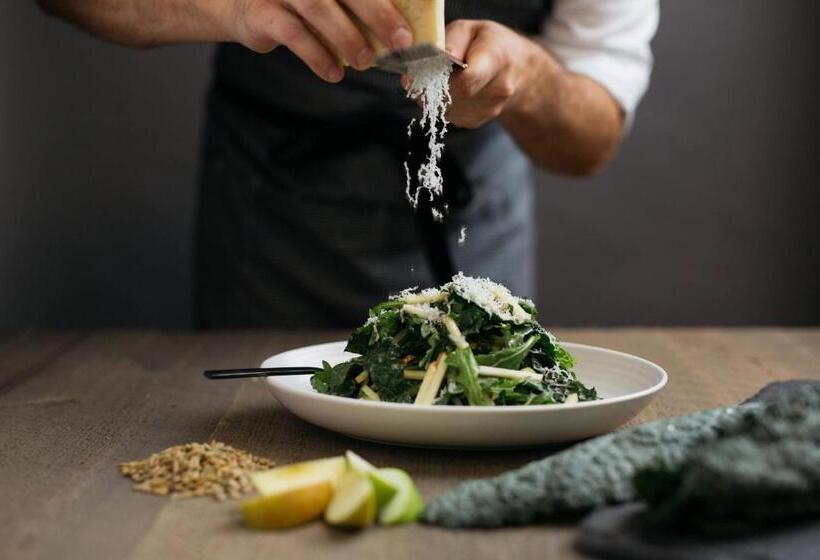 Отель Le Méridien Denver Downtown