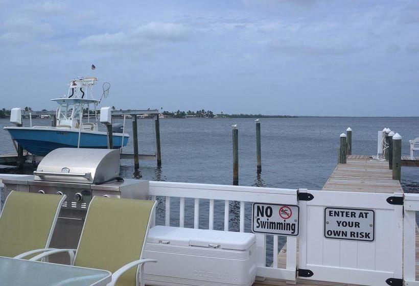 فندق Matlacha Cove Inn