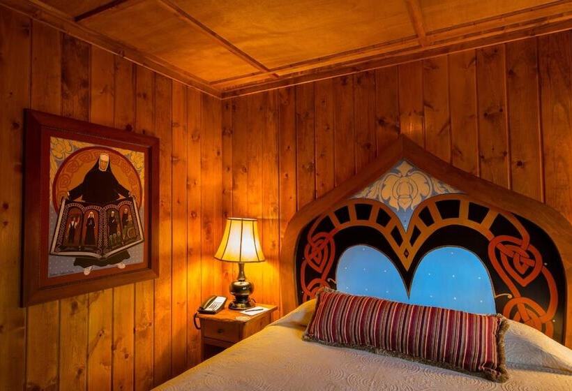 هتل Mcmenamins Old St. Francis School