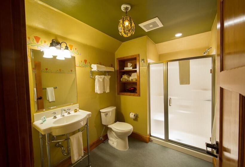 هتل Mcmenamins Old St. Francis School