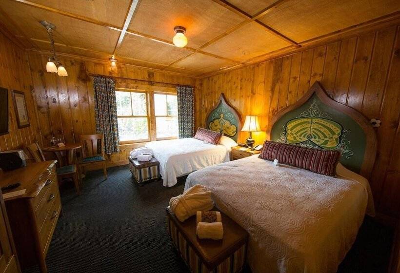 هتل Mcmenamins Old St. Francis School