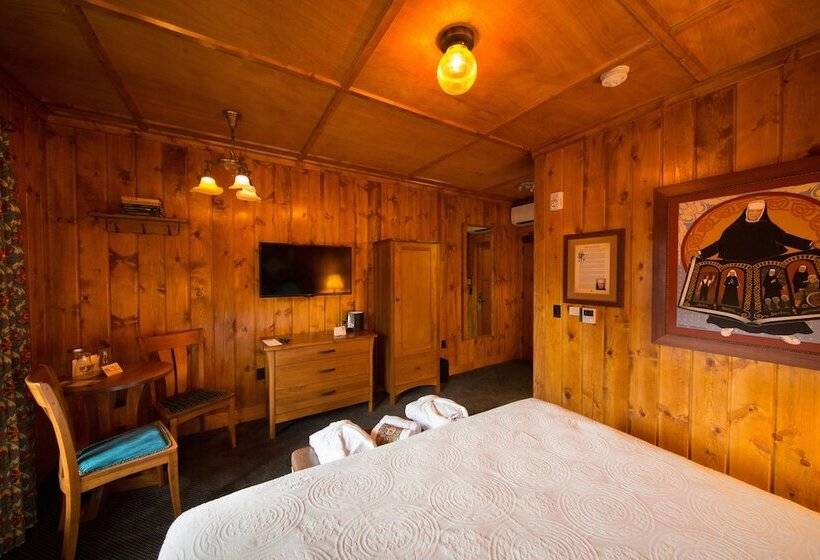 هتل Mcmenamins Old St. Francis School