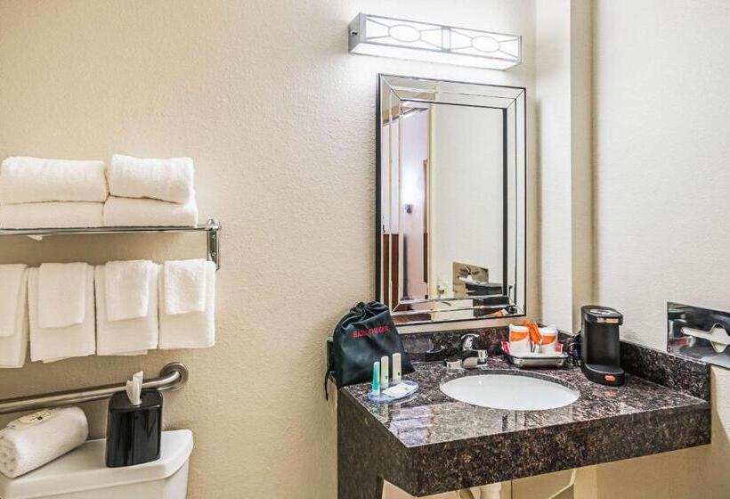 فندق Quality Inn