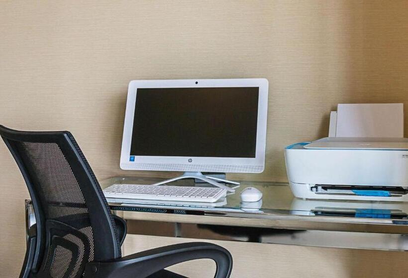 فندق Quality Inn