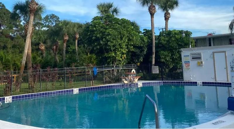 فندق Hometowne Studios By Red Roof Vero Beach   I 95