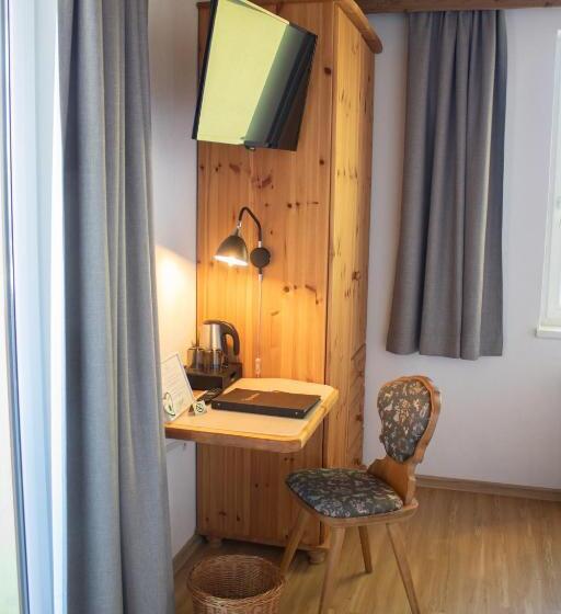 Отель Zomm In Seefeld