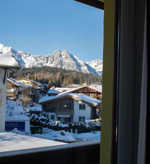 Отель Zomm In Seefeld