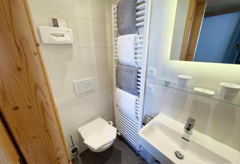 Отель Zomm In Seefeld