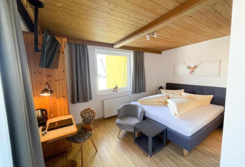 Отель Zomm In Seefeld