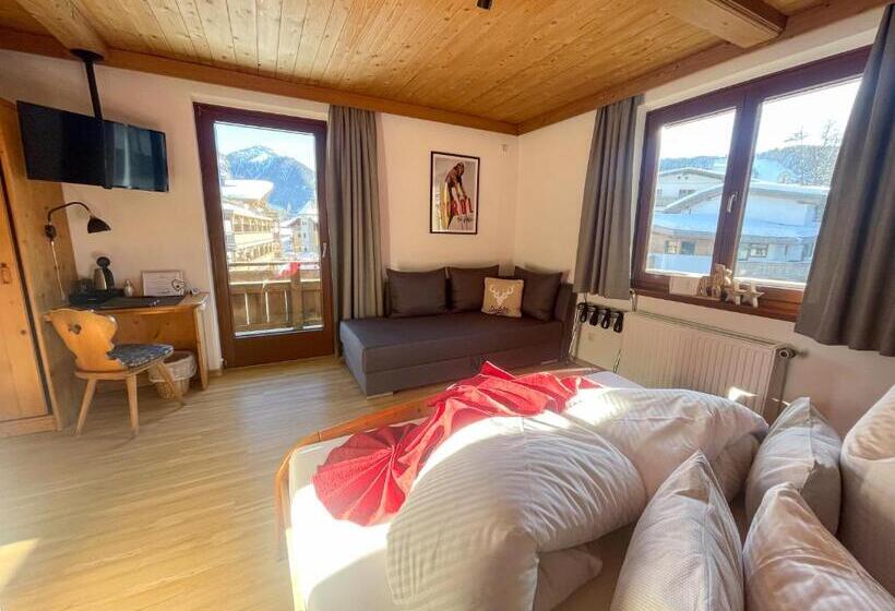 Отель Zomm In Seefeld