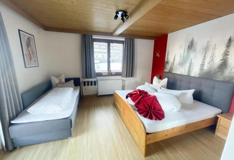 Отель Zomm In Seefeld