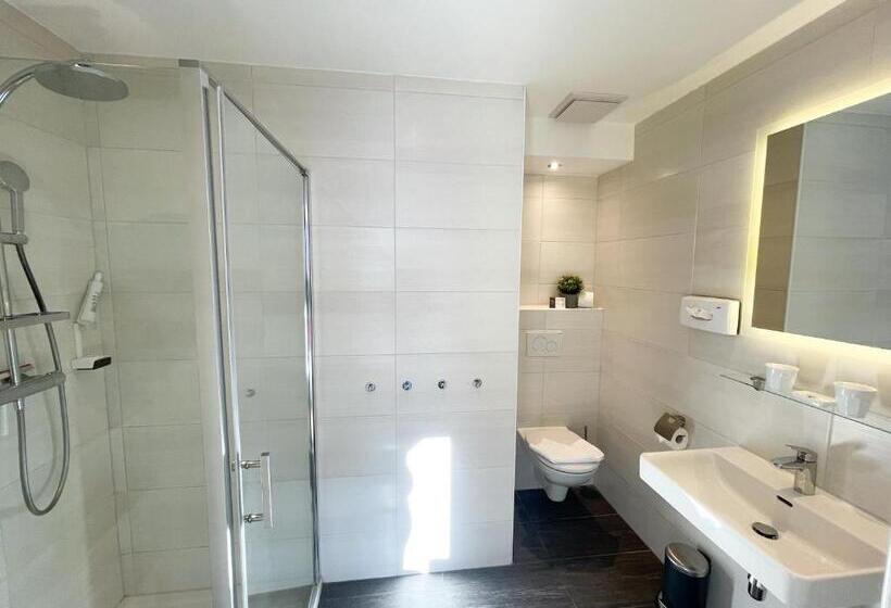 Отель Zomm In Seefeld