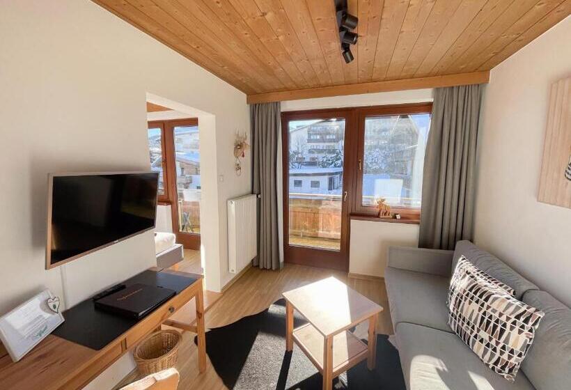 Отель Zomm In Seefeld