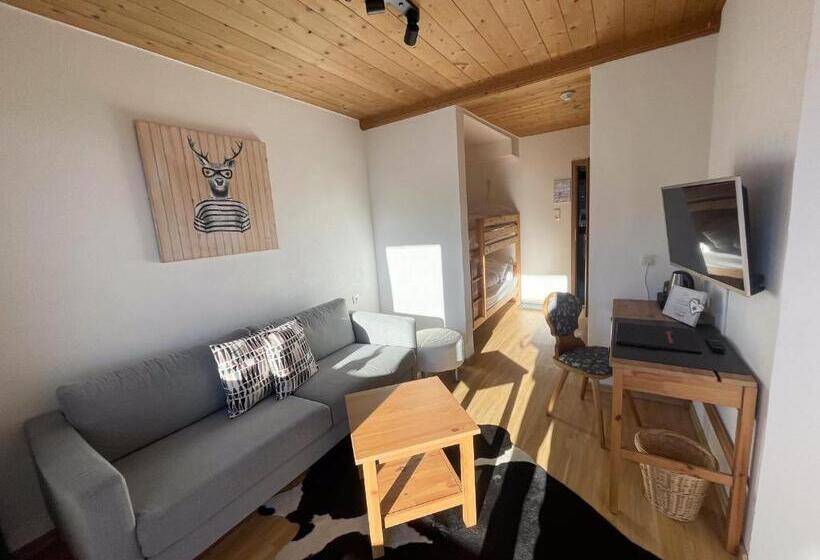 Отель Zomm In Seefeld