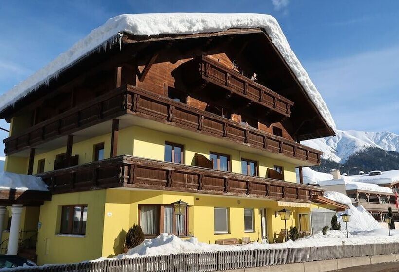 Отель Zomm In Seefeld