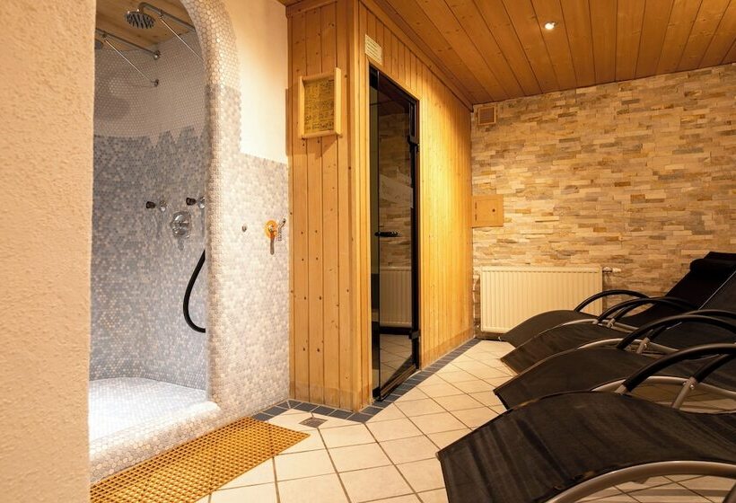 Отель Zomm In Seefeld