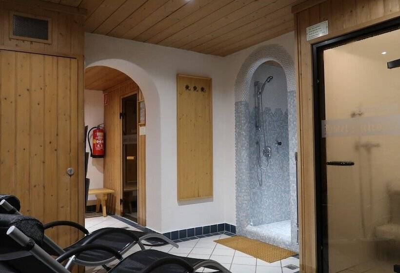 Отель Zomm In Seefeld