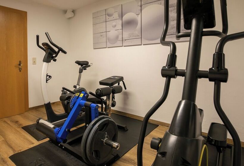 Отель Zomm In Seefeld