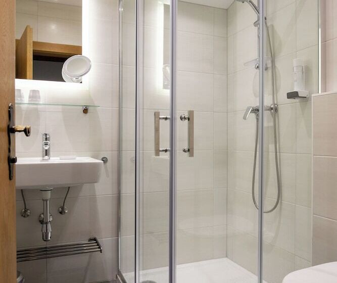 Отель Zomm In Seefeld