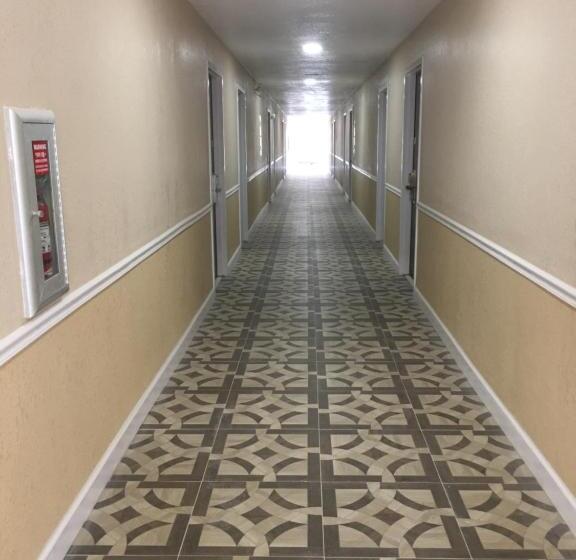 فندق Rodeway Inn