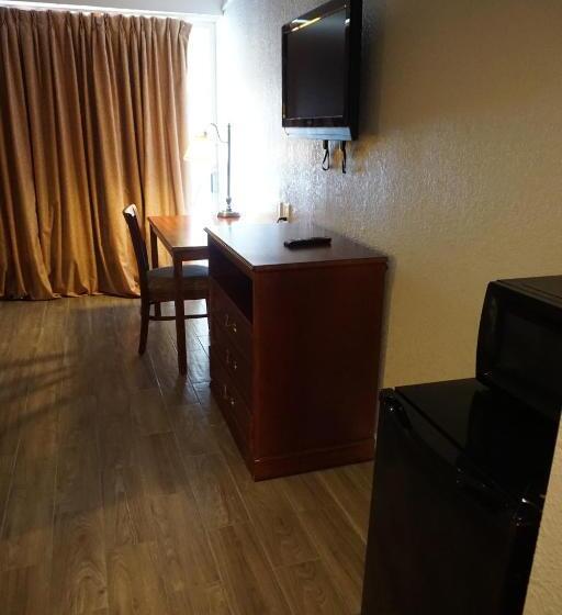 فندق Rodeway Inn