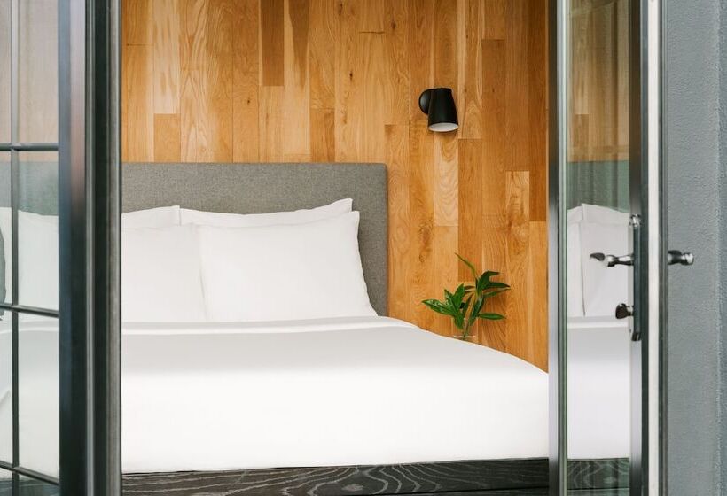 בית מלון כפרי Sonder The Industrialist