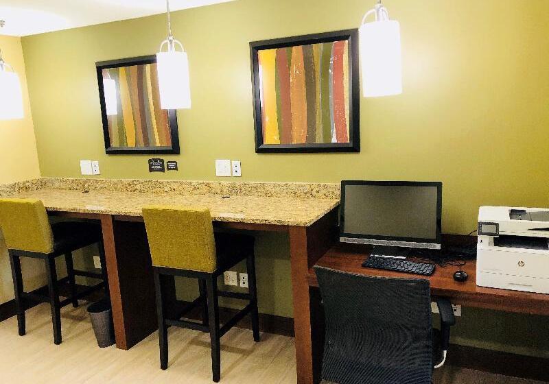 ホテル Staybridge Suites Lakeland West