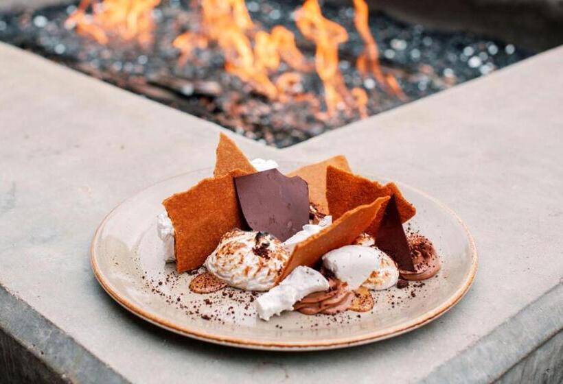 The Stella Hotel, Autograph Collection