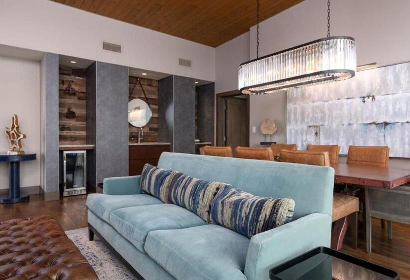 The Stella Hotel, Autograph Collection