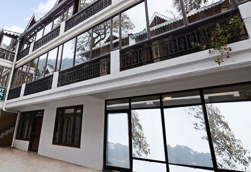 בית מלון כפרי Treebo Trip Lorent Manor Annex