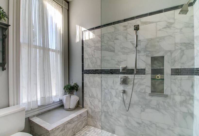 فندق Winchester Inn