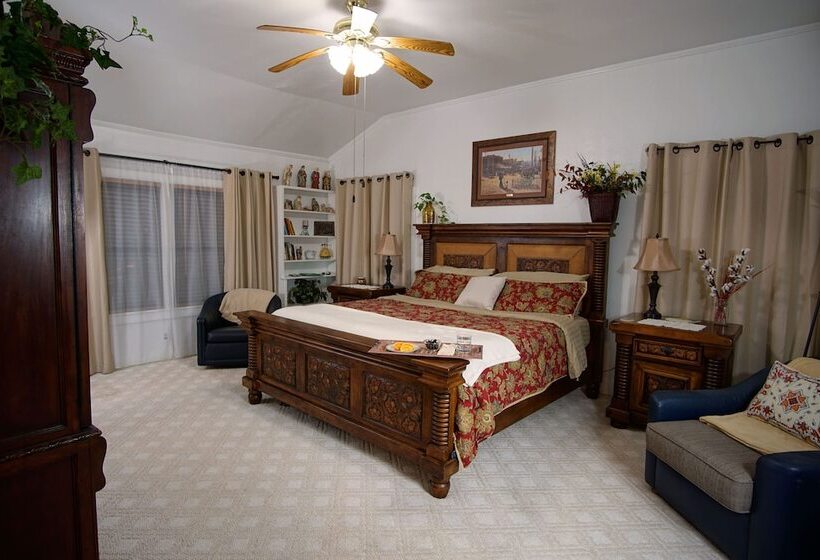Live Oak B&b