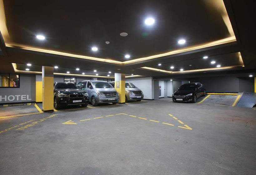 فندق على الطريق 7th Street  The Play