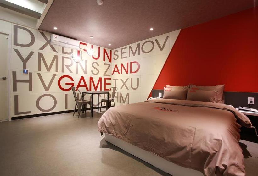 فندق على الطريق 7th Street  The Play