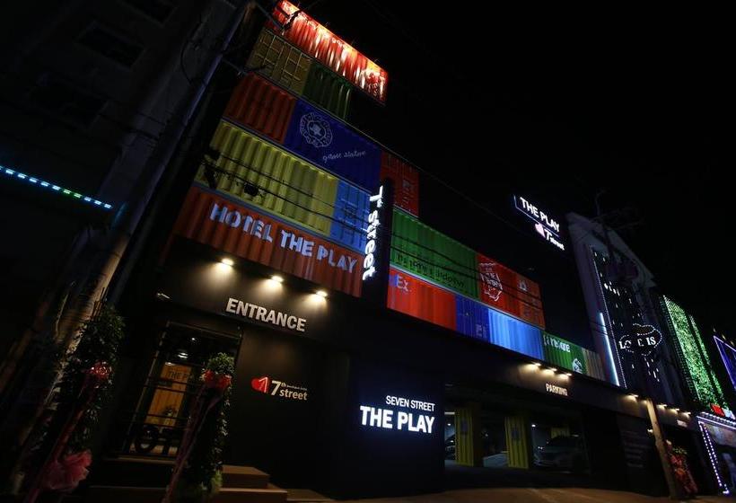 فندق على الطريق 7th Street  The Play