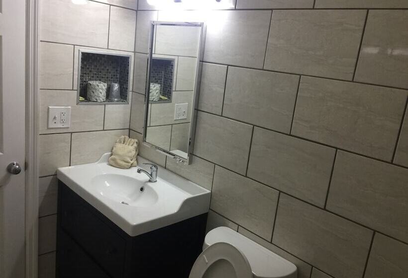 فندق على الطريق Flamingo Inn