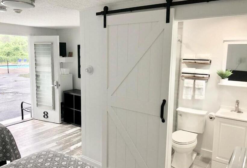 モーテル Kingfisher Lodging