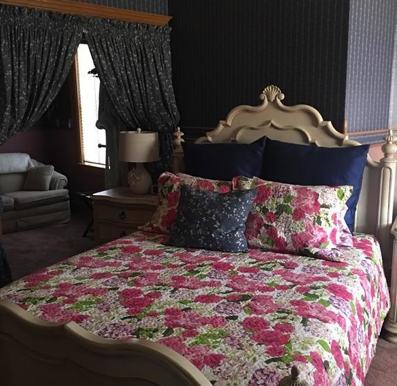 Queen Anne Bed And Breakfast