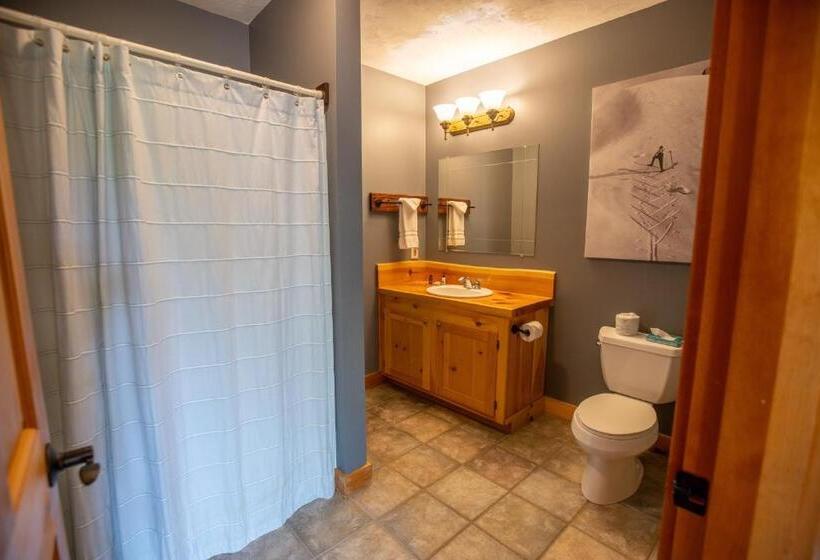 استراحتگاه New England Inn & Lodge