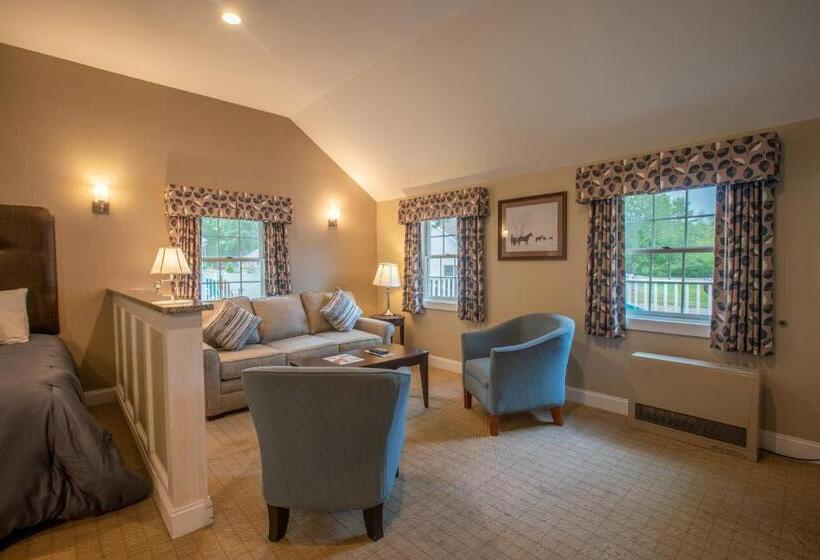 منتجع New England Inn & Lodge