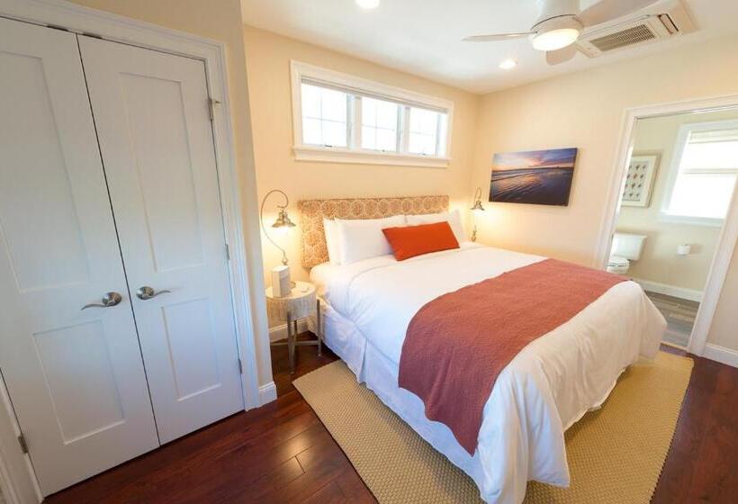 リゾートホテル The East Island Reserve