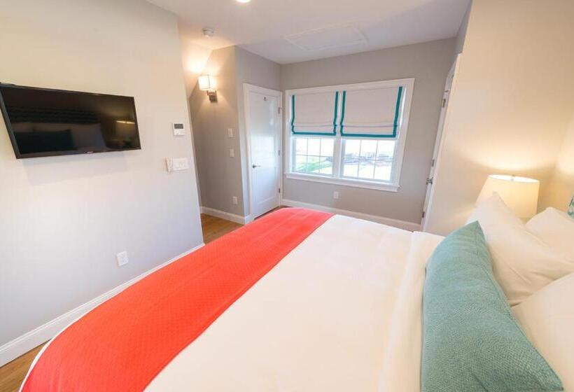 リゾートホテル The East Island Reserve