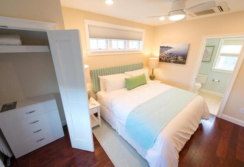 リゾートホテル The East Island Reserve