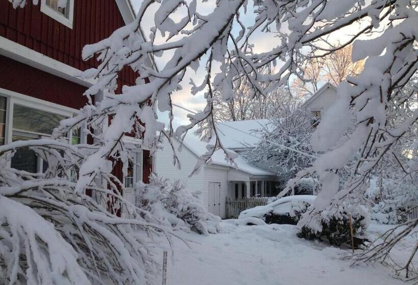 Timber Post Bed & Breakfast