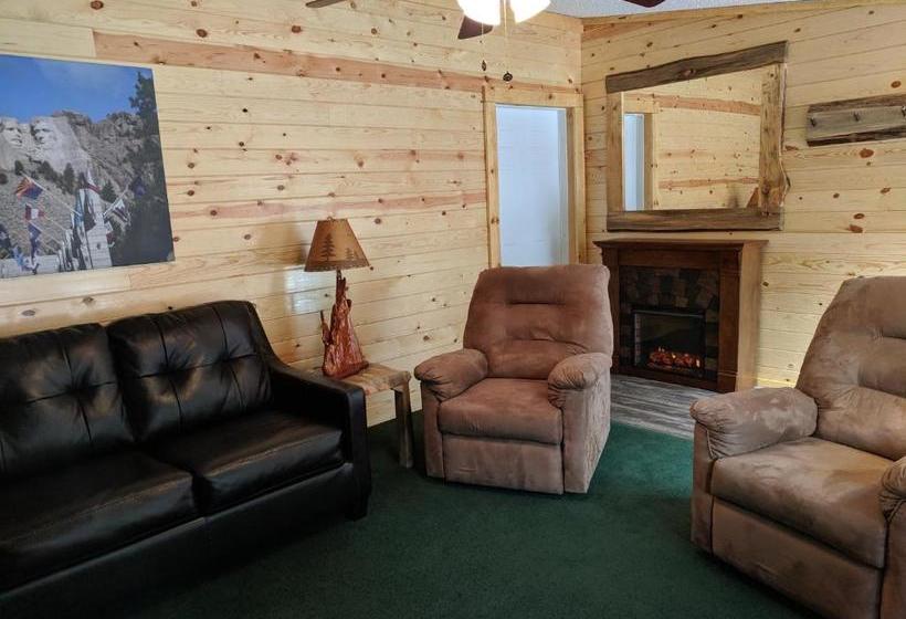 Trails End Cabins & Motel