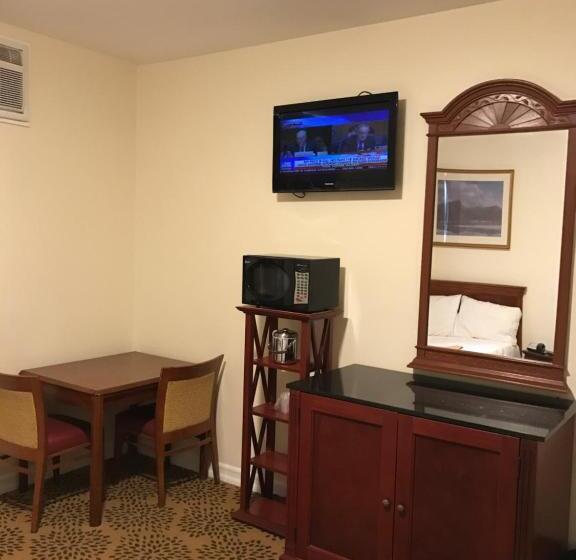 Waterbury Big Apple Motel