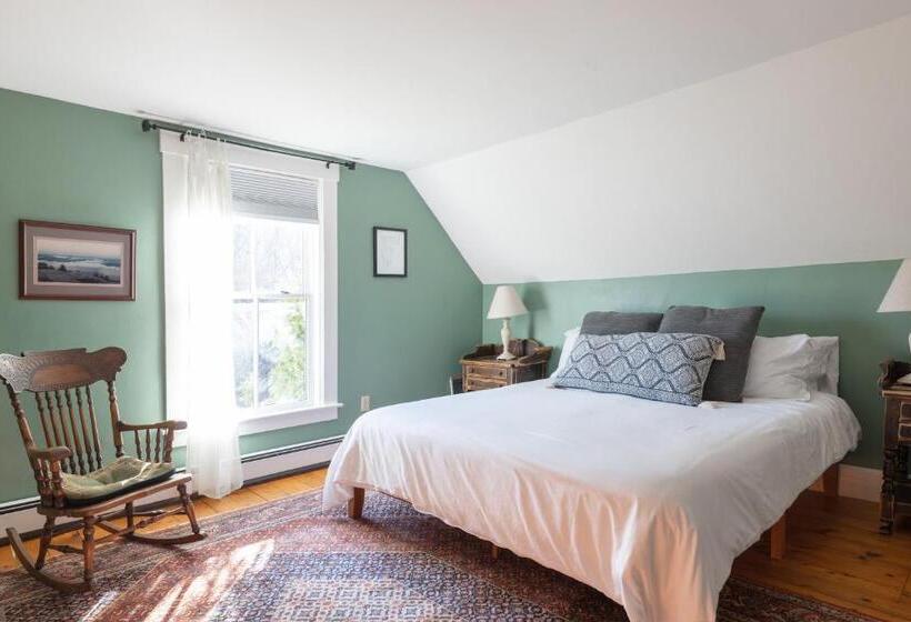 Woodbridge Inn Bed & Breakfast