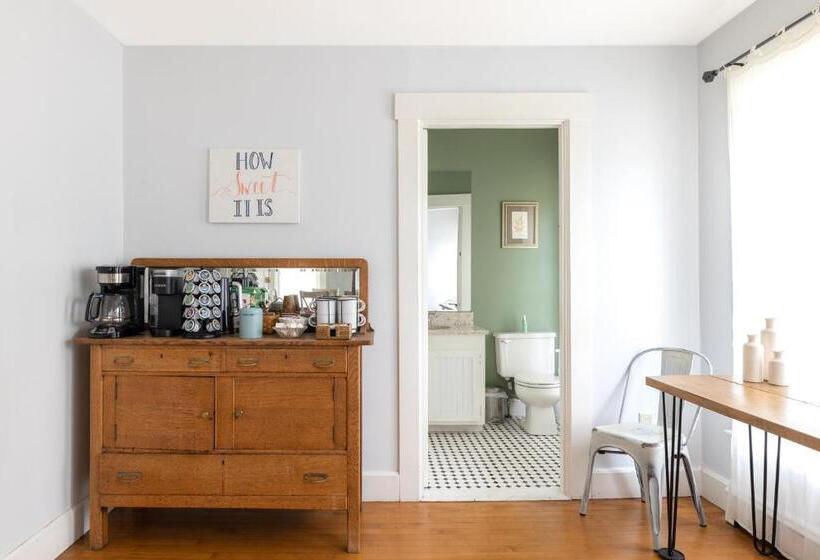 Woodbridge Inn Bed & Breakfast