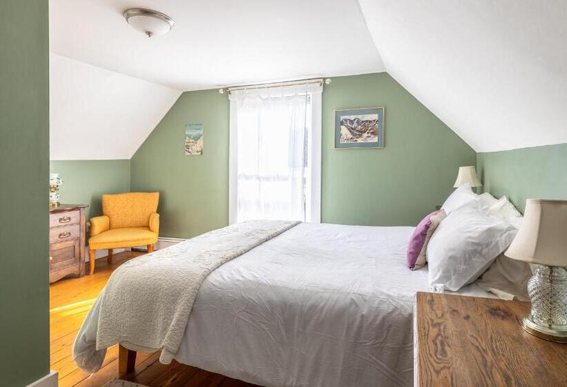 Woodbridge Inn Bed & Breakfast